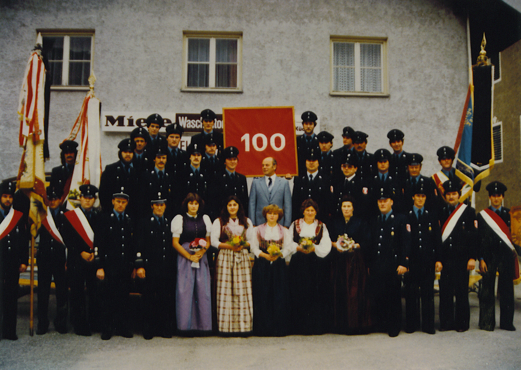 gruppenfoto 100jahre ffwtyrlaching